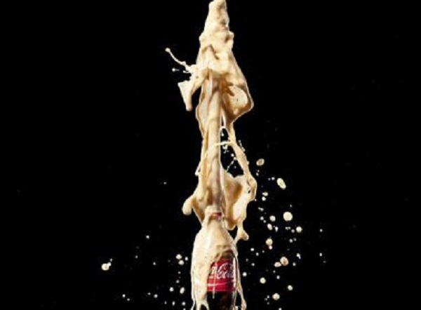 Coca-Cola é condenada a indenizar baiano que teve olho lesionado com explosão de garrafa