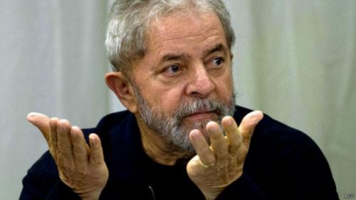 Satélite: 43,5% dos eleitores deixariam de votar em candidato apoiado por Lula