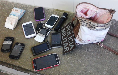 Após abordagem suspeito oferece dinheiro para policiais para não ir preso