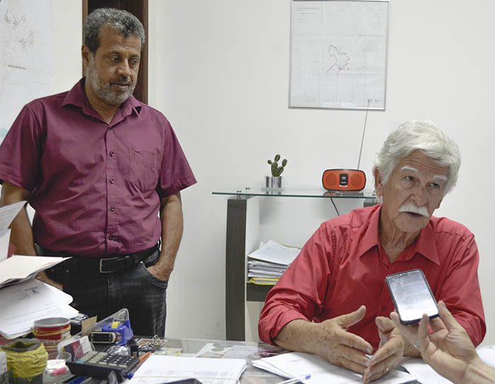 Diante da pandemia, salário do prefeito, vice e dos secretários são reduzidos pela metade em Brumado; população cobra o mesmo dos vereadores