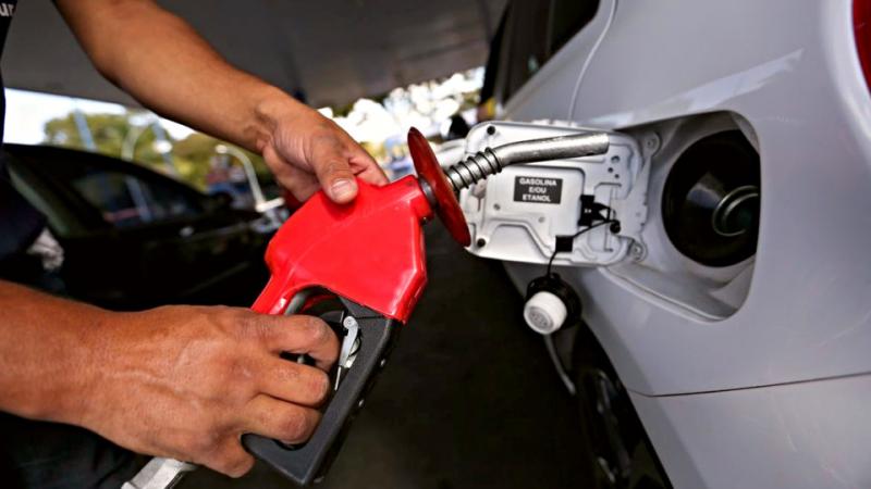 Petrobras anuncia redução de preços da gasolina e do diesel para as distribuidoras