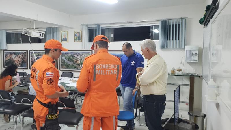 Ações são discutidas entre prefeitura municipal e defesa civil após fortes chuvas em Brumado