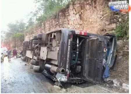 Acidente com ônibus da dupla Marcos e Belutti deixa um morto e dez feridos 