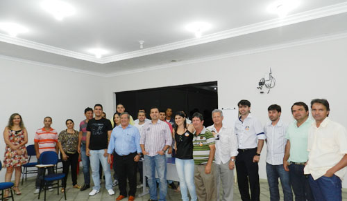 Candidato a deputado federal realiza encontro com empresários brumadenses