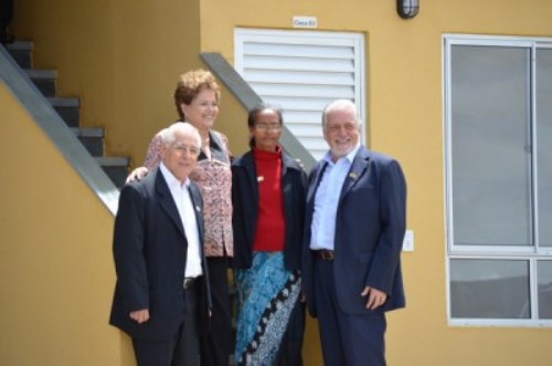 Dilma entrega 1.740 imóveis residenciais em Conquista e anuncia nova fase do programa