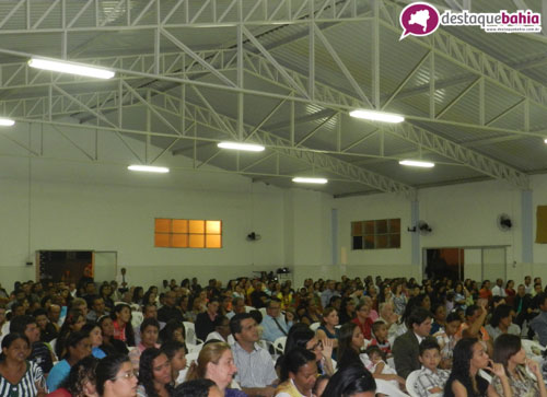 Centenas de pessoas compareceram em congresso evangélico realizado no Colégio Nice Públio