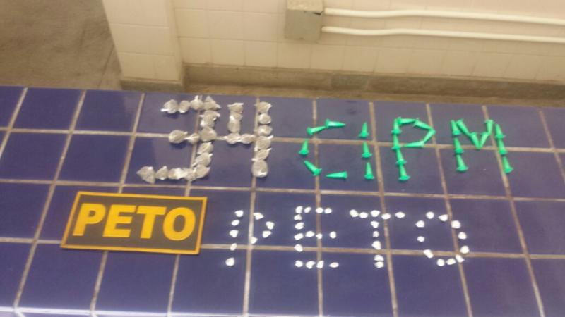 Polícia Militar apreende drogas no Bairro Urbis II em Brumado