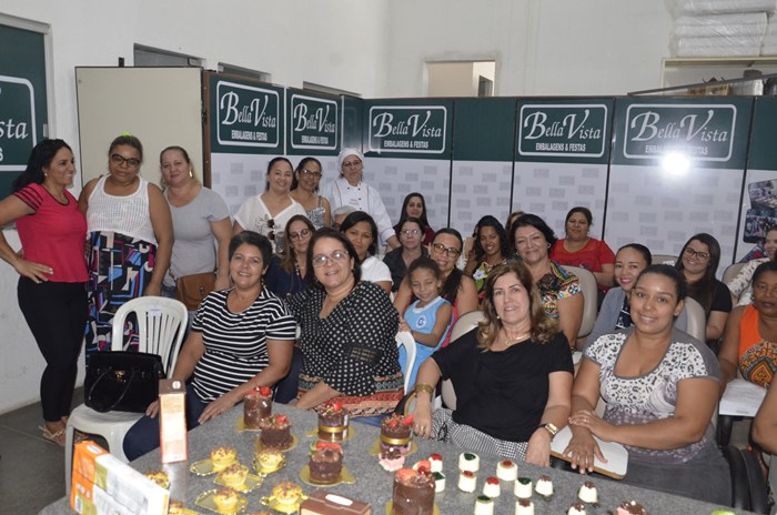 Curso de Doces Finos e Salgados com a culinarista Viviane Heini é realizado pela Bella Vista Embalagens e Festas
