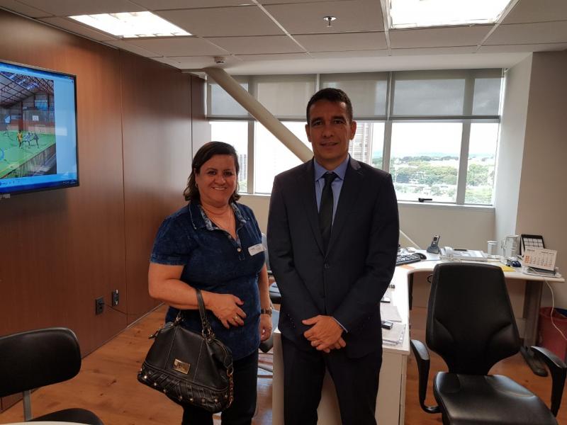 Prefeita reivindica investimentos do FNDE para Aracatu