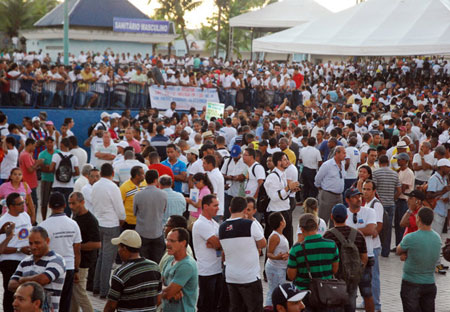 Após acordo, policiais militares decidem encerrar a greve na Bahia