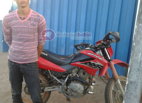 Dois dias após ter sido solto, jovem é preso novamente por furto