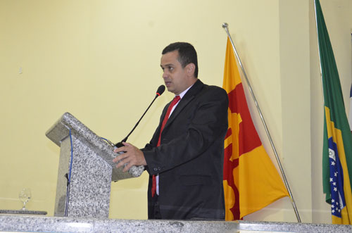 Weliton Lopes dispara: “Não podemos admitir esse golpe vergonhoso nos trabalhadores terceirizados do Estado e alunos sem aula”