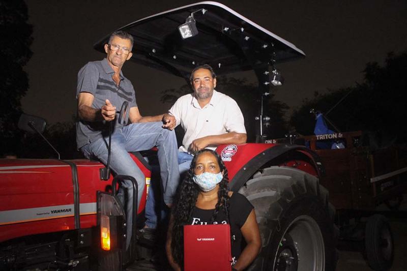 Rio do Antônio: André Berkovitz entrega mais uma mecanização agrícola