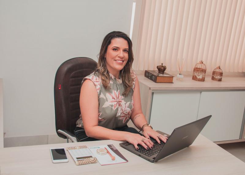 Fisioterapeuta especialista em coluna deixou a formação para trabalhar com estética e chegou no seu próprio negócio: a maior clínica de Brumado