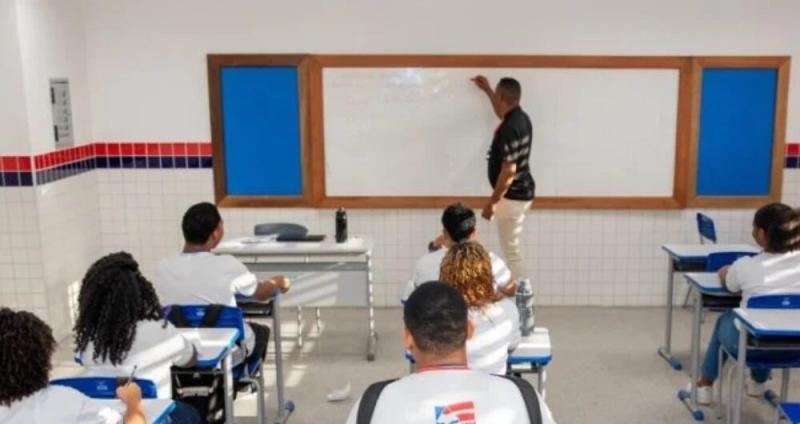 Mais 132 professores da educação básica aprovados em processo seletivo são convocados