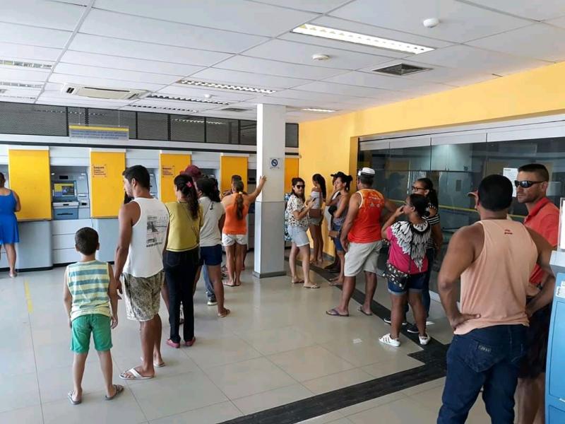 Moradores de Tanhaçu revoltados com descaso da agência do Banco do Brasil na cidade