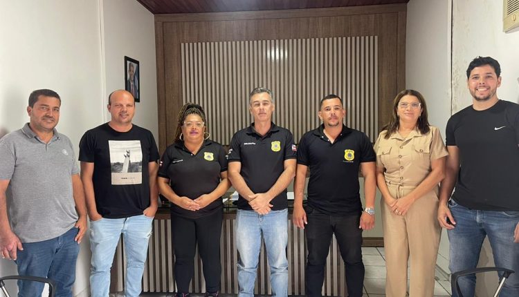 Prefeitura de Aracatu e delegado de polícia civil se reúnem para discutir estratégias de segurança