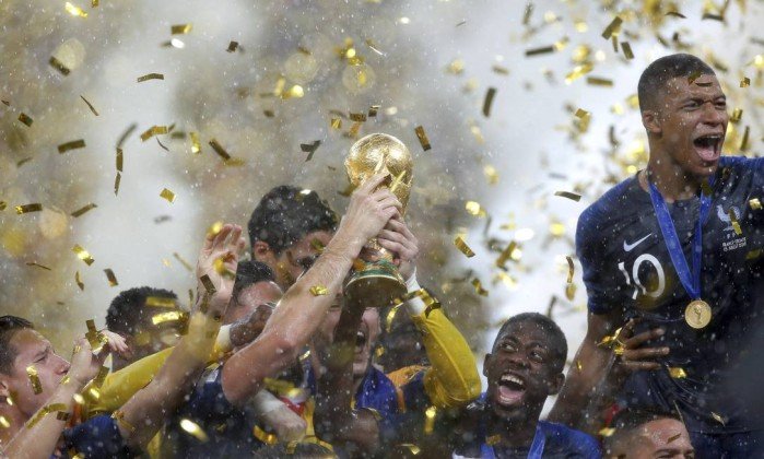 Seleção francesa chega nesta manhã a Paris e será homenageada