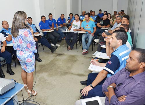 Conquista: Fiscais de trânsito e policiais militares participam de capacitação