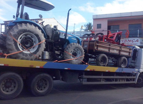 Produtores rurais serão beneficiados com trator e equipamentos agrícolas