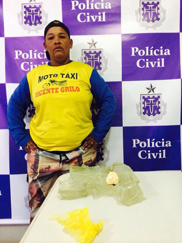 Jequié: Se disfarçando de Moto - taxista, mulher é presa com drogas