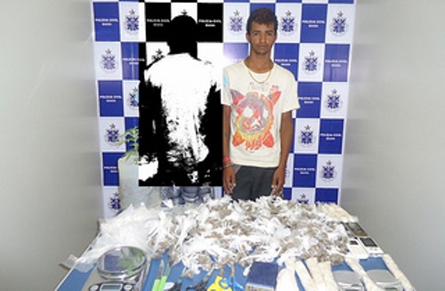 Polícia encontra grande quantidade de drogas em casa de adolescente desaparecido