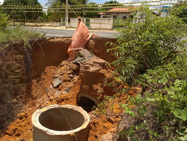 Prefeita de Malhada de Pedras firma acordo com o Estado e realiza reparo na BA - 148