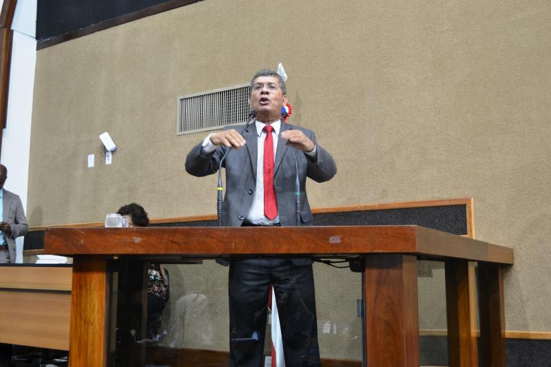 Golpistas não passarão, diz Zé Raimundo