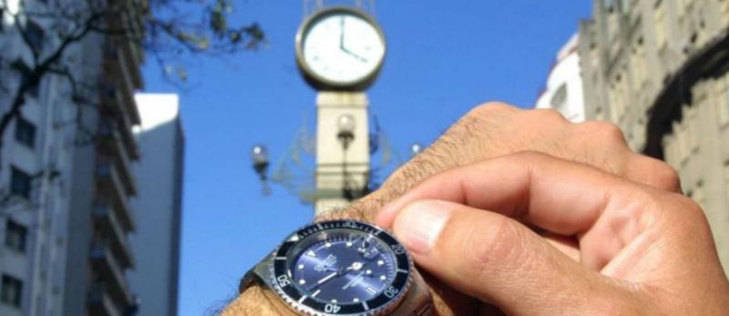 Horário de verão começa à meia-noite deste sábado