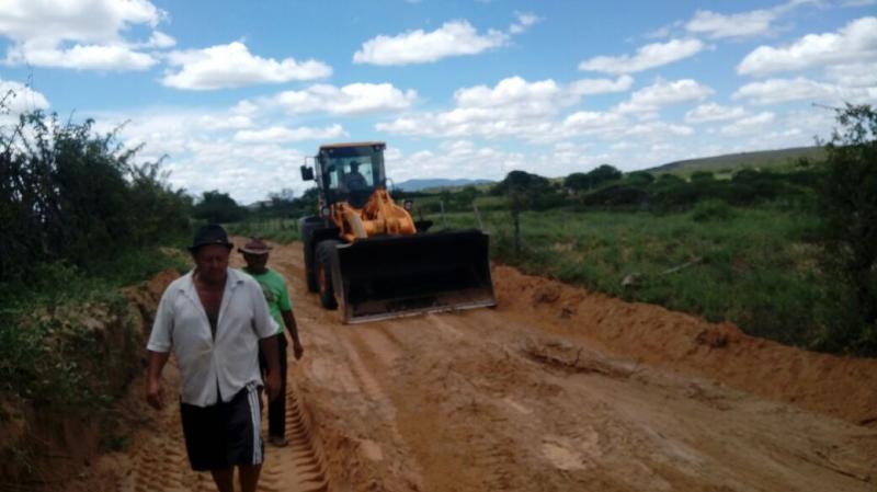 Malhada de Pedras: vereadores da situação contribuem para que obras continuem sendo realizadas  no município