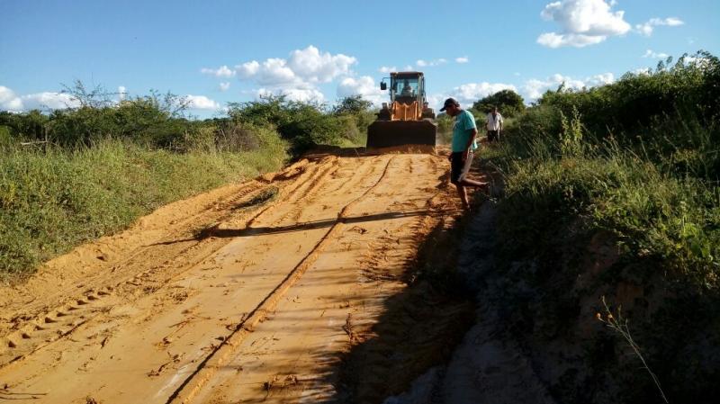 Malhada de Pedras: vereadores da situação contribuem para que obras continuem sendo realizadas no município