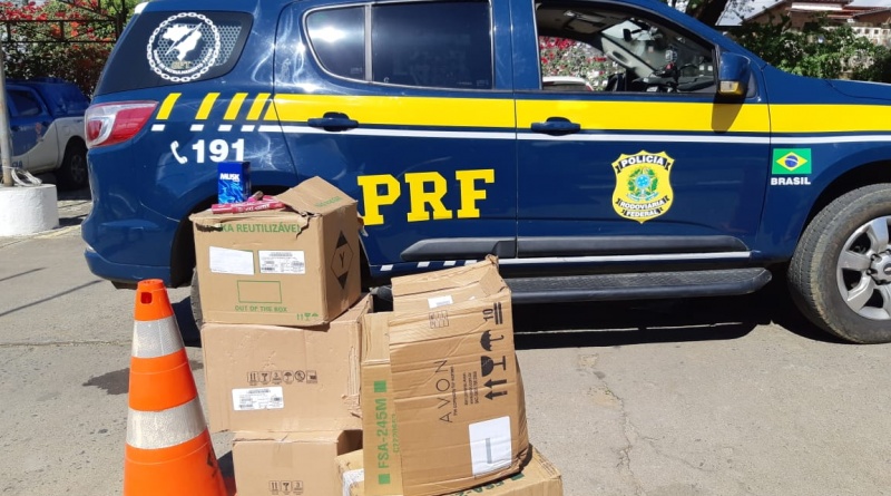  PRF prende duas pessoas por saque de carga de caminhão tombado na BR 116 