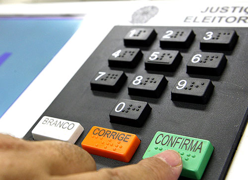 Sete de cada dez eleitores não têm voto para deputado, diz Datafolha