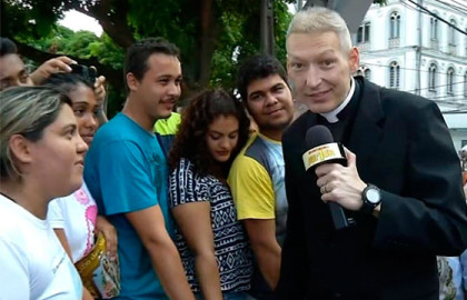 Magreza do Padre Marcelo Rossi causada por depressão e outro problemas chocam internautas