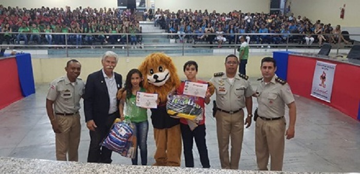 Parceria entre Prefeitura de Brumado e PM celebra mais uma solenidade de formatura do PROERD