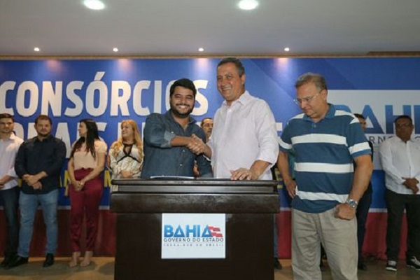 Governo assina protocolo de intenções para construção de policlínica em Conquista