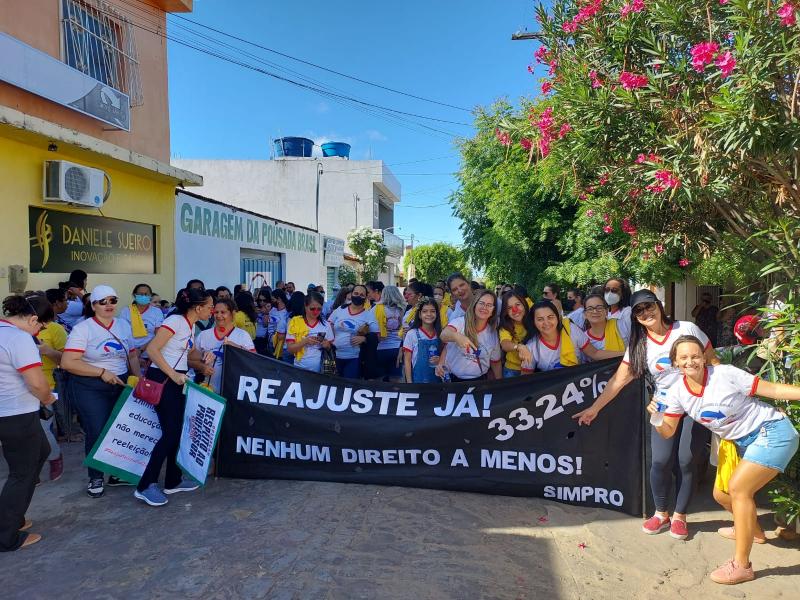 Professores de Tanhaçu pedem reajuste do piso salarial 