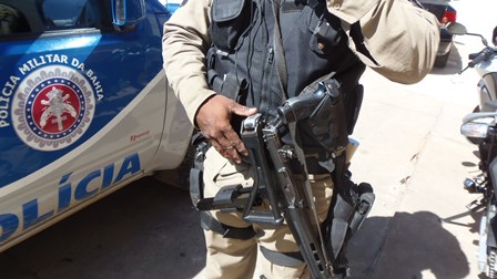 Policia Militar age rápido e consegue recuperar veiculo roubado no Bairro Malhada Branca