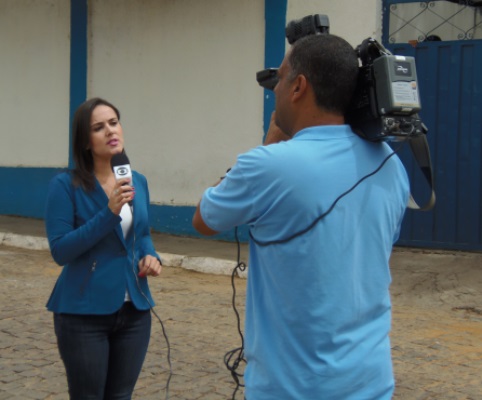 Após repercussão do crime ocorrido em frente a escola CMEAS TV Sudoeste grava matéria na cidade