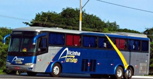 Caetiteense é preso por dirigir ônibus lotado sem habilitação