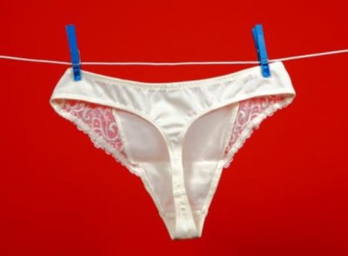 Calcinha fio dental pode causar problemas na região íntima