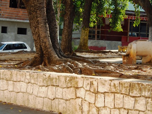PRAÇA DR. POMPÍLIO LEITE OU PRAÇA DO JUREMA