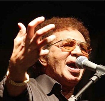 Recife: Reginaldo Rossi respira com ajuda de aparelhos