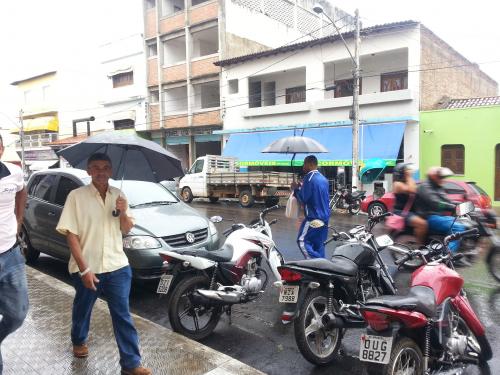 Clima chuvoso muda a rotina dos brumadenses