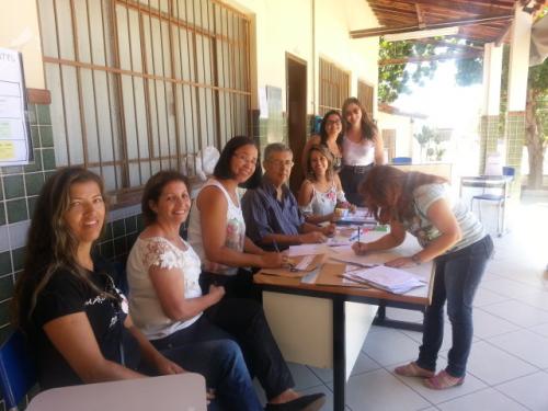 Brumado: Pais, alunos, professores e servidores participam da votação para escolha dos diretores escolares da rede estadual