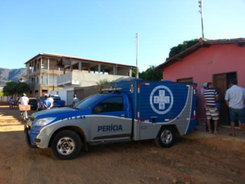 HOMEM É MORTO A TIRO DENTRO DA PRÓPRIA CASA EM LIVRAMENTO; ALVO SERIA SUPOSTAMENTE O PRÓPRIO FILHO