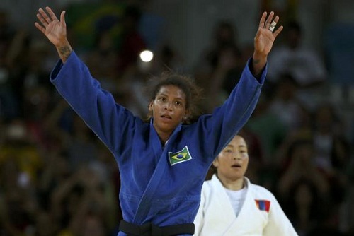 Judoca Rafaela Silva dá primeira medalha de ouro ao Brasil