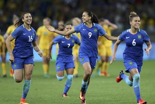 Brasil supera Austrália nos pênaltis e vai à semifinal do futebol feminino