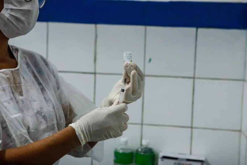 Menos da metade dos baianos retornam para tomar a segunda dose da vacina da dengue