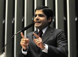 ACM Neto quer chapa com Souto ao governo e Geddel ao Senado